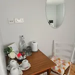 Dingle Atlantic Lodge Accommodation 3* دينغل