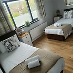Dingle Atlantic Lodge Accommodation ベッド・アンド・ブレックファスト 3*