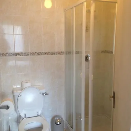 فندق مبيت وإفطار Atlantic 3*
